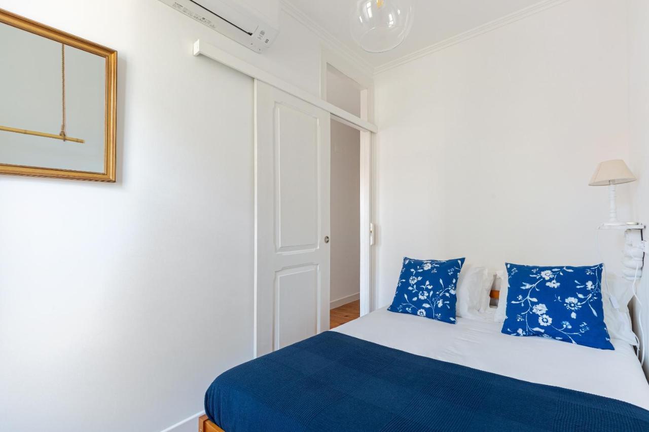 White & Blue Vintage Home In Graca Lissabon Buitenkant foto