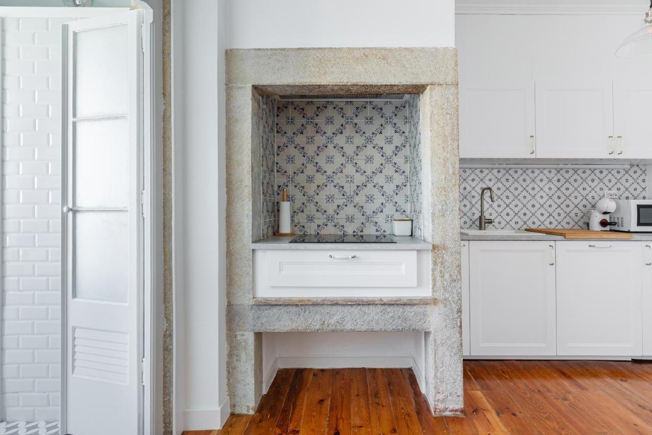 White & Blue Vintage Home In Graca Lissabon Buitenkant foto