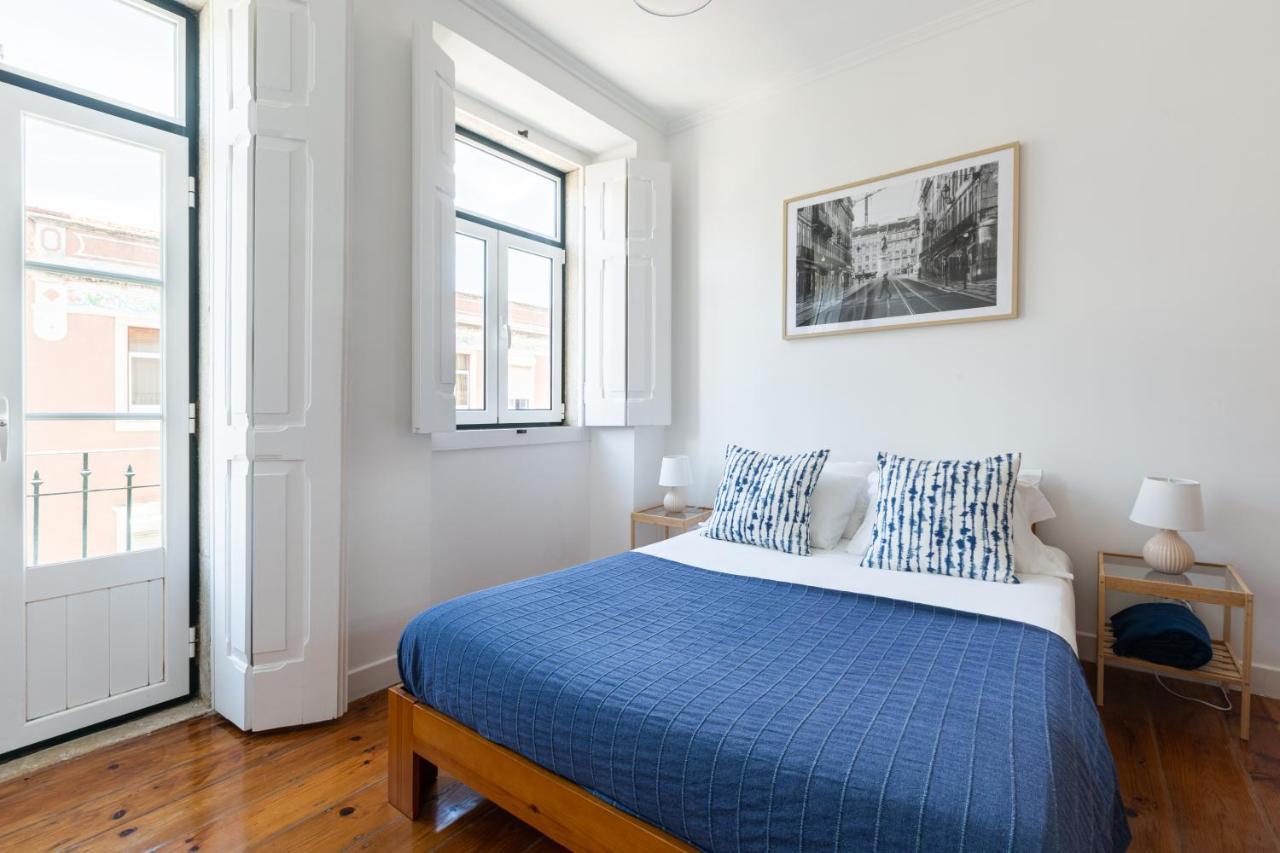 White & Blue Vintage Home In Graca Lissabon Buitenkant foto