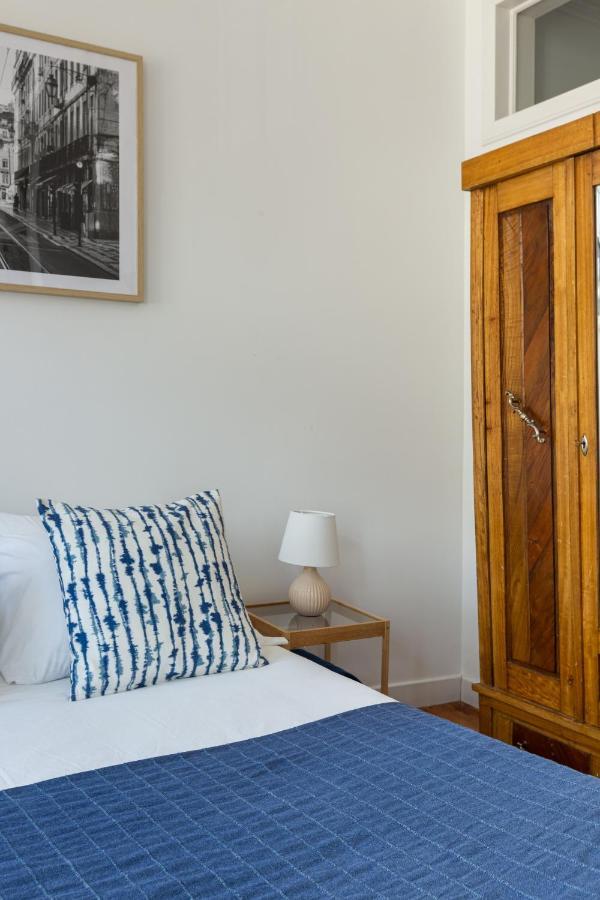 White & Blue Vintage Home In Graca Lissabon Buitenkant foto