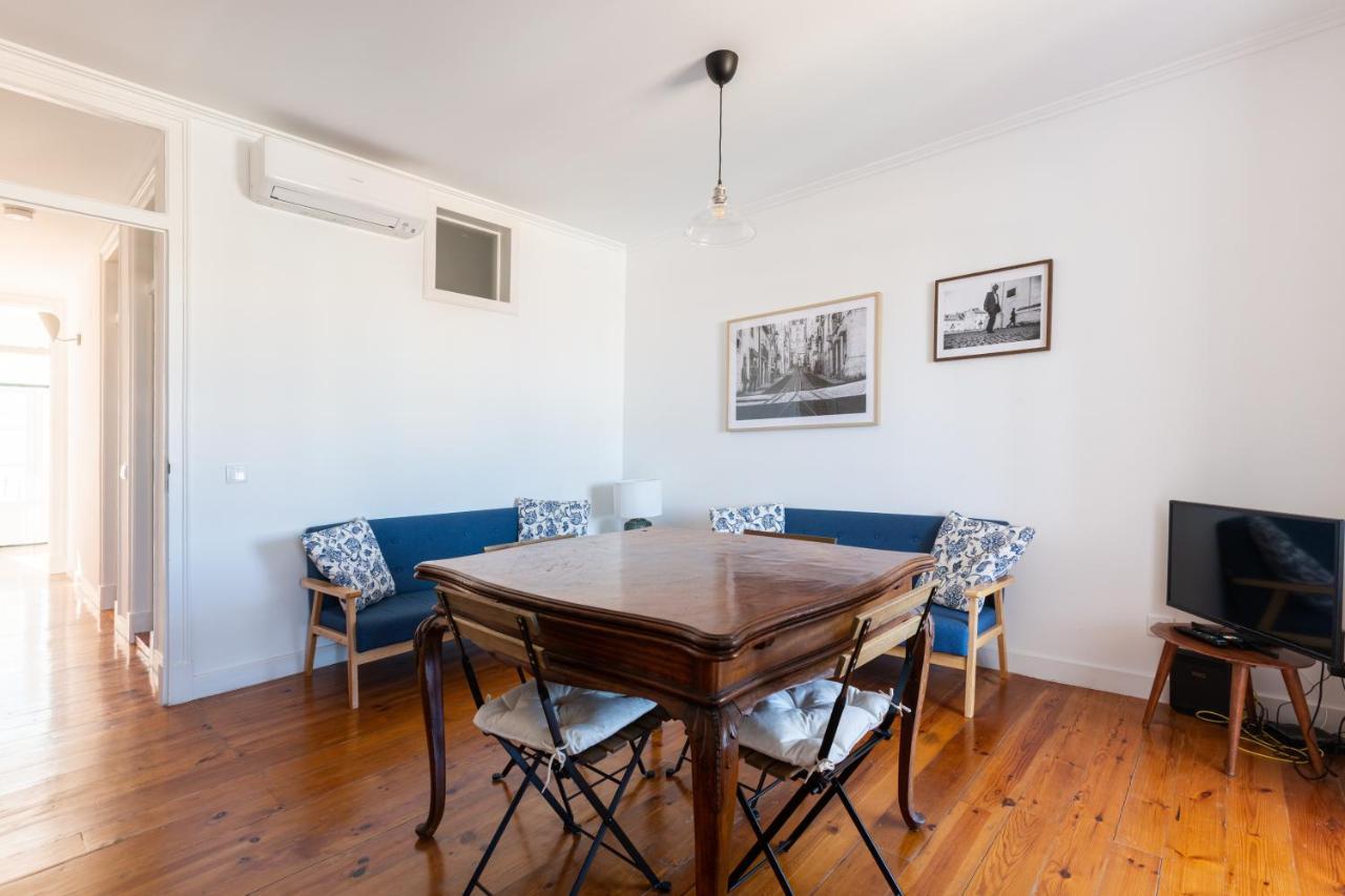 White & Blue Vintage Home In Graca Lissabon Buitenkant foto