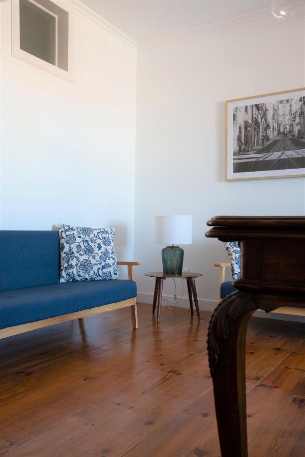White & Blue Vintage Home In Graca Lissabon Buitenkant foto