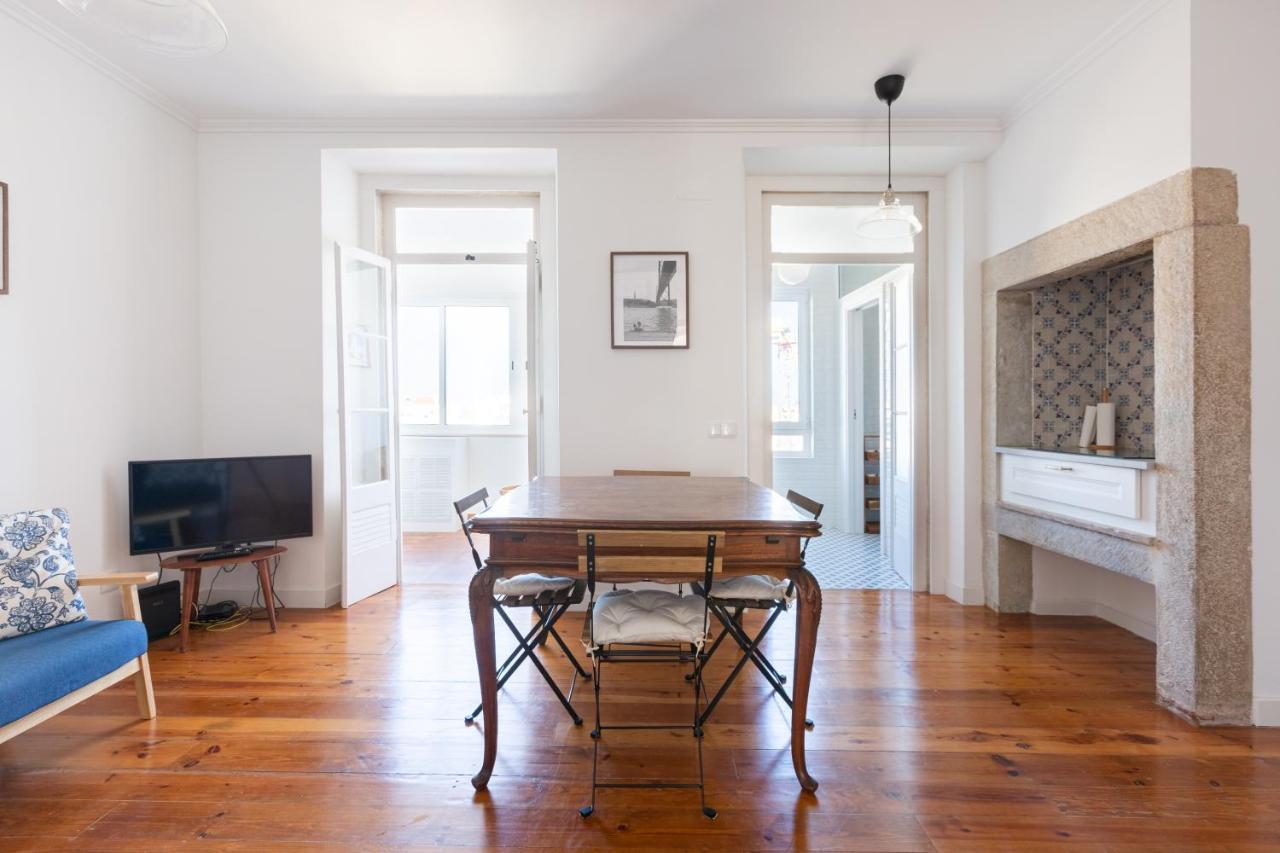 White & Blue Vintage Home In Graca Lissabon Buitenkant foto