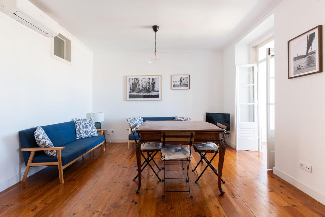 White & Blue Vintage Home In Graca Lissabon Buitenkant foto